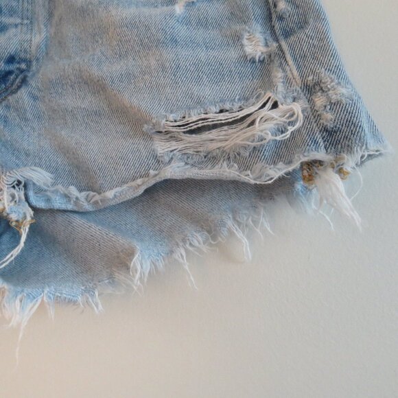 AGOLDE Parker Vintage Cut-Off Shorts in Swapmeet - Size 24 Waist - Picture 7 of 16